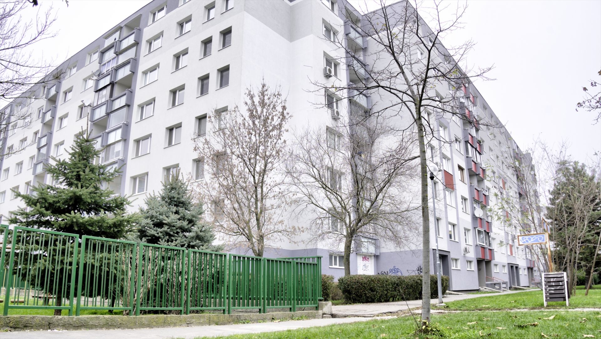 3 IZBOVÝ BYT NA KRÍKOVEJ ULICI - PREDANÉ