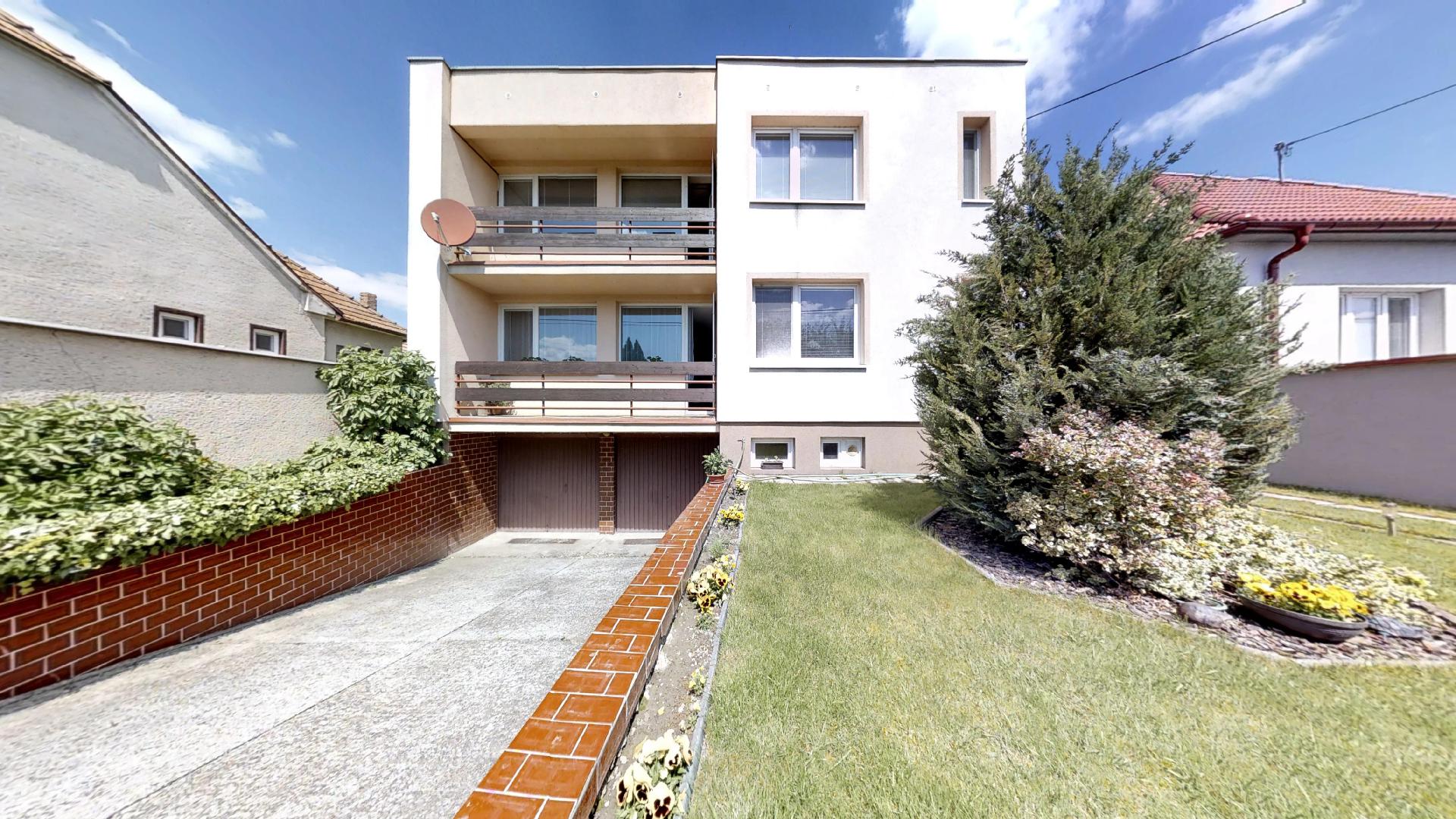 DVOJGENERAČNÝ 8 IZBOVÝ RODINNÝ DOM ŠTVRTOK NA OSTROVE - PREDANÉ