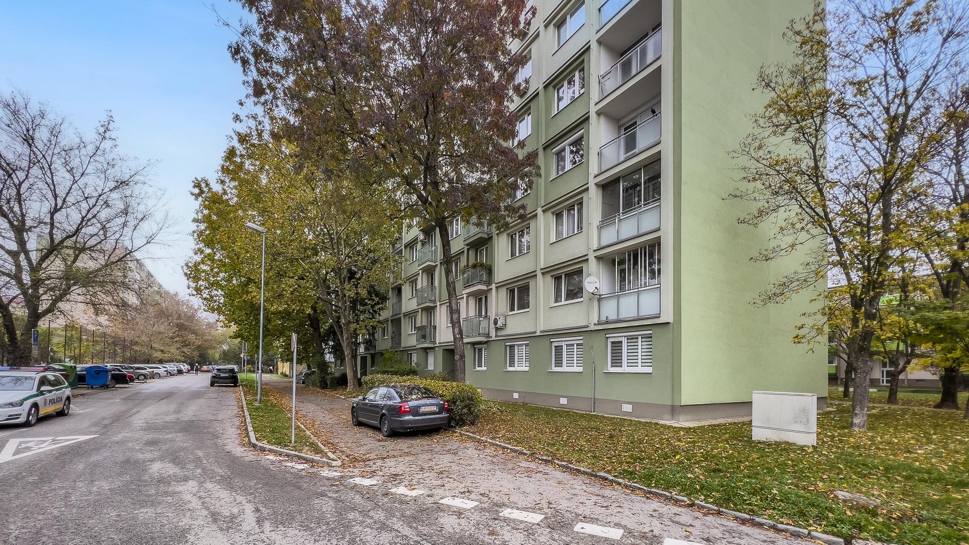 1 IZBOVÝ BYT NA SPUTNIKOVEJ ULICI - PRENAJATÉ